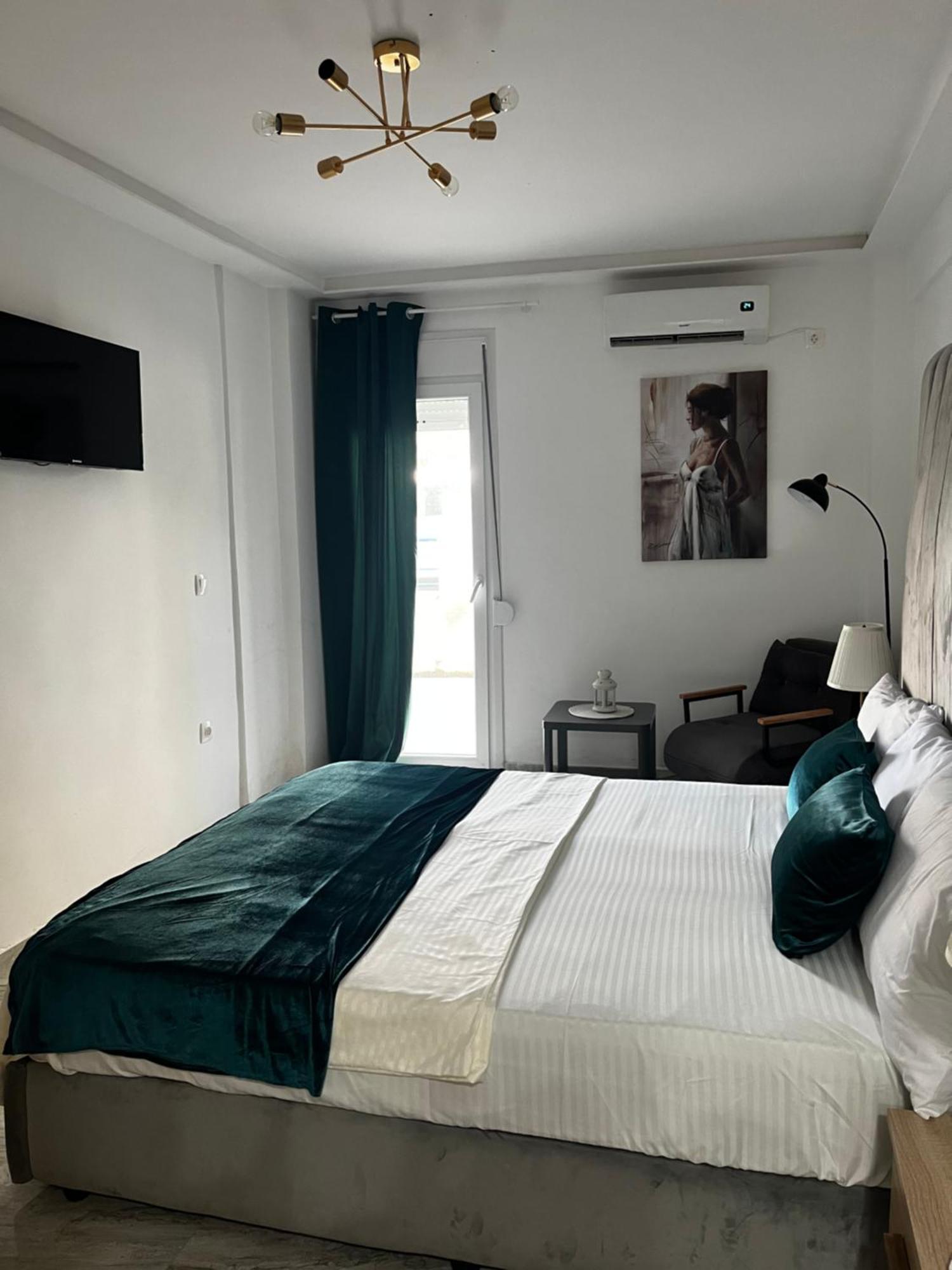 Mila Deluxe Apartment *