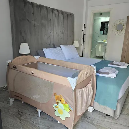 Mila Deluxe Appartement Peraía Buitenkant foto
