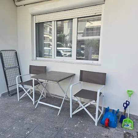 Mila Deluxe Appartement Peraía Buitenkant foto